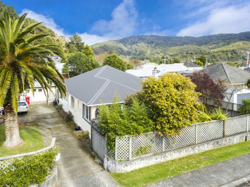6 Homedale Road, Wainuiomata, Lower Hutt - Carousel 1