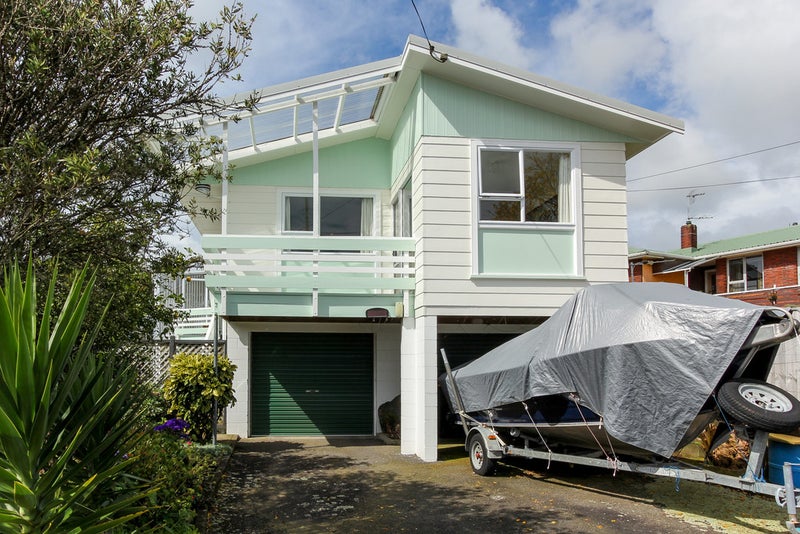 17B Manu Crescent, Upper Vogeltown, New Plymouth - Carousel 1