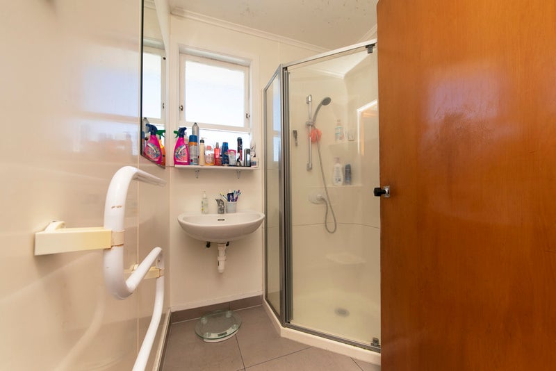 127 Tidal Road, Mangere, Auckland - Carousel 7
