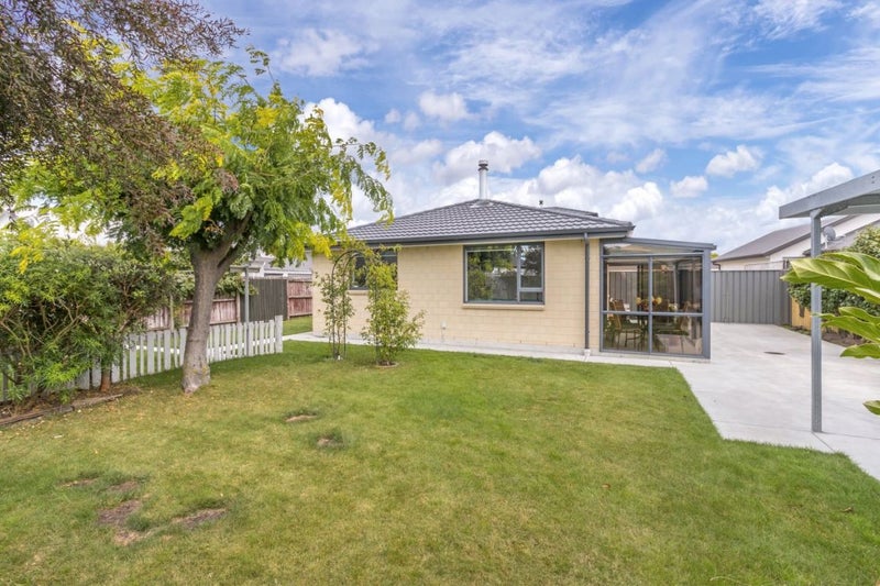 2/14 Lamorna Road, Parklands, Christchurch - Carousel 1