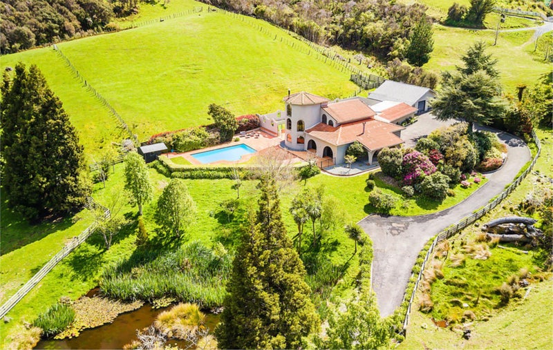 702 Moonshine Hill Road, Moonshine Valley, Porirua - Carousel 1