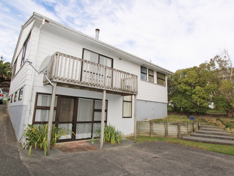 22 Sasanof View, Ascot Park, Porirua - Carousel 1
