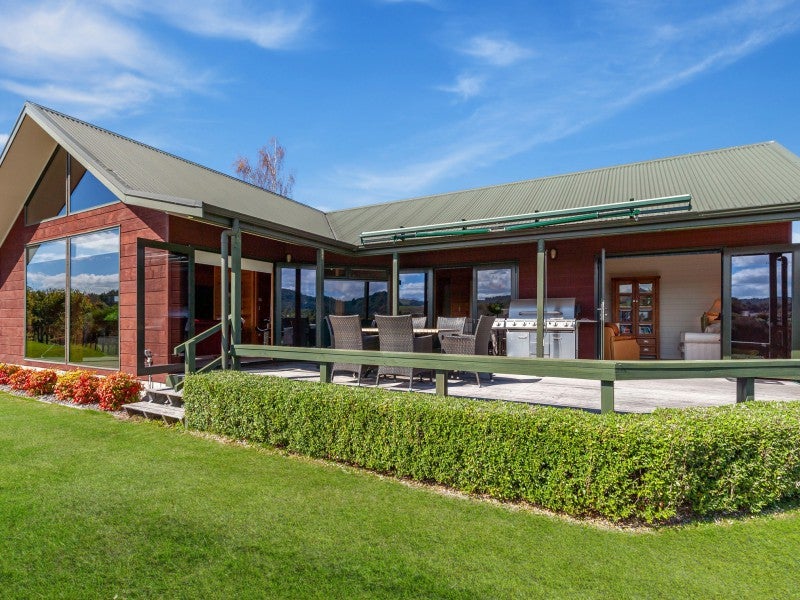 24 Lakemere Way, Taupo - Carousel 1