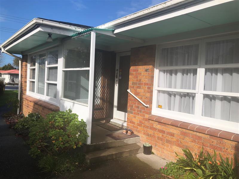 1/1 Ocean View Road, Hillcrest, Auckland - Carousel 1
