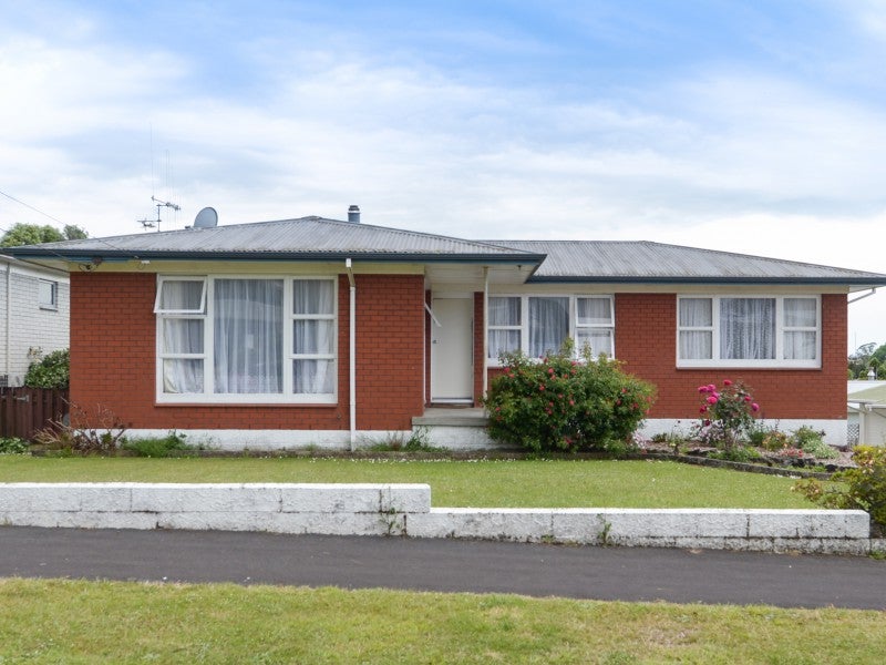 8 Hamblyn Crescent, Nawton, Hamilton - Carousel 2