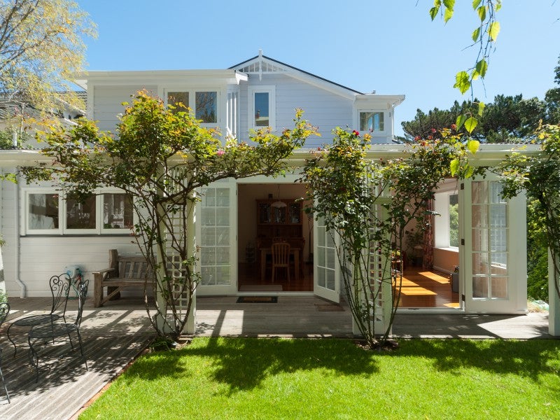 18 North Terrace, Kelburn, Wellington - Carousel 2