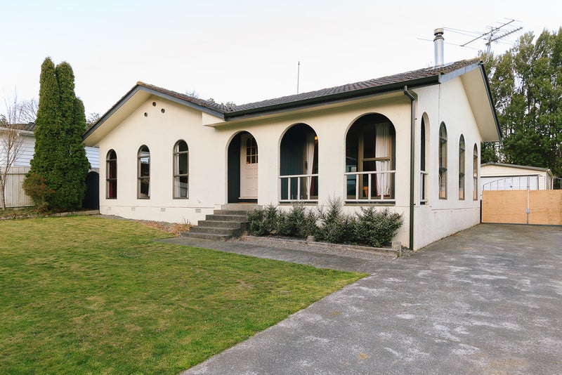 16 Larchmont Grove, Totara Park, Upper Hutt - Carousel 1