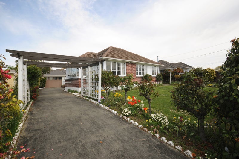18 Rowcliffe Crescent, Avonside, Christchurch - Carousel 1