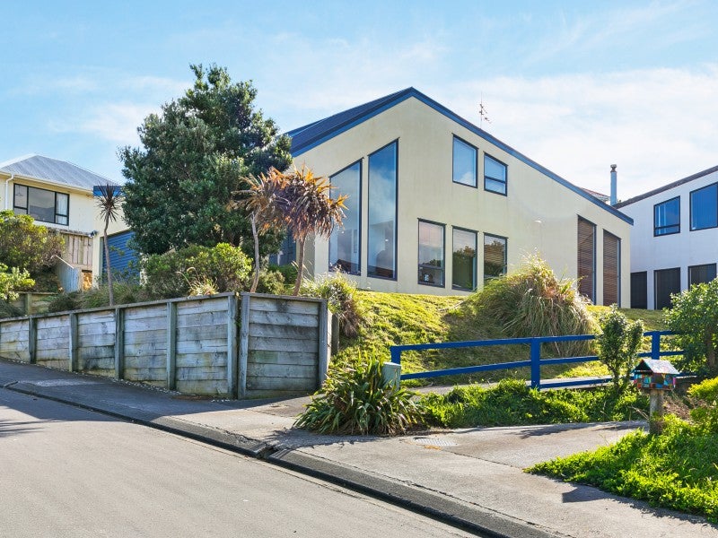 3 Bury Grove, Strathmore Park, Wellington - Carousel 1