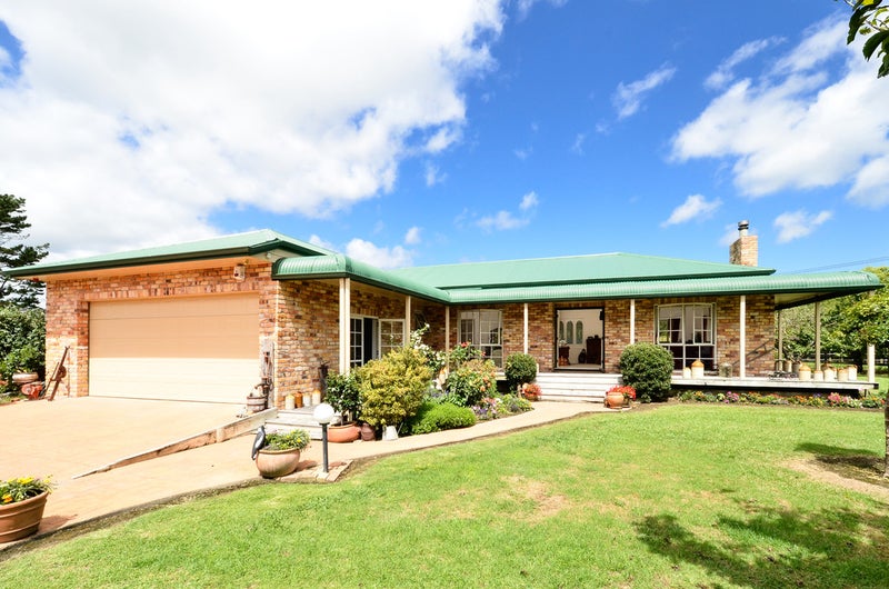 353 Waitakere Road, Henderson - Carousel 1