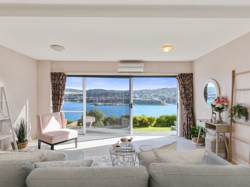 133 Akaroa Drive, Maupuia, Wellington - Carousel 2