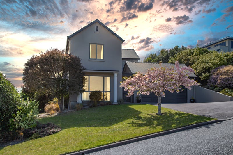 29 Highcrest Heights, Westmorland, Christchurch - Carousel 1