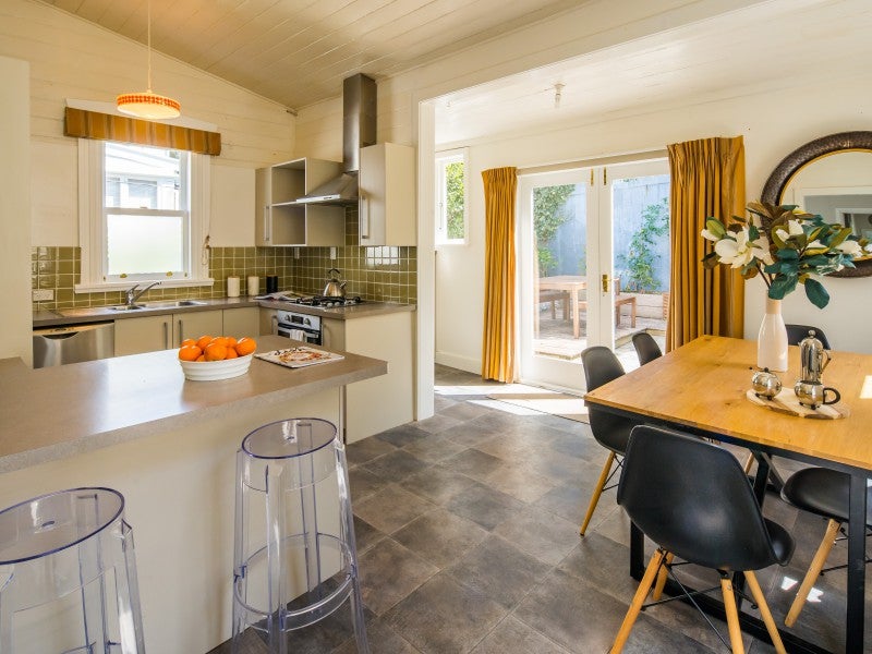 6 Carrington Street, Mount Cook, Wellington - Carousel 2