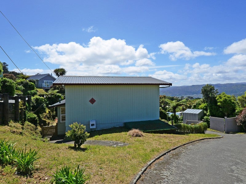 14 Wilson Grove, Normandale, Lower Hutt - Carousel 18