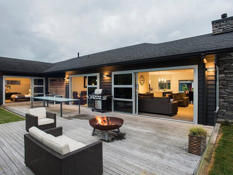 2 Charteris Rise, Riverdale, Gisborne - Carousel 2