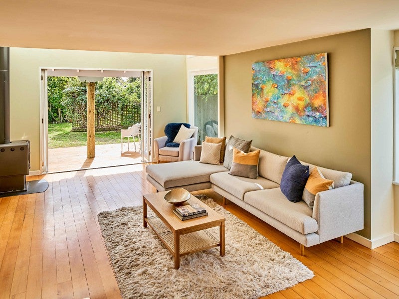 9 Mahoe Street, Eastbourne, Lower Hutt - Carousel 2