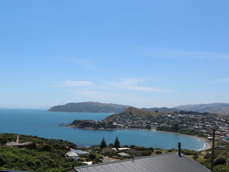 2 Tuna Terrace, Titahi Bay, Porirua - Carousel 1