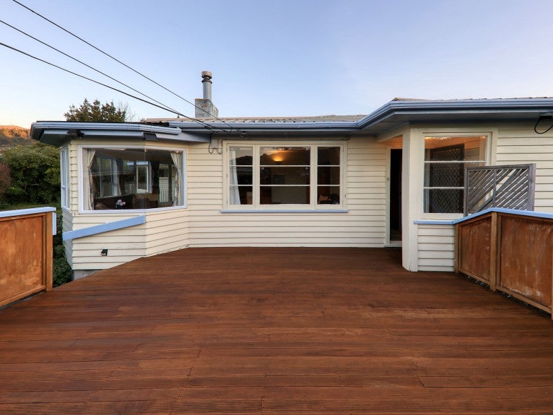 5 Cunningham Road, Clouston Park, Upper Hutt - Carousel 1