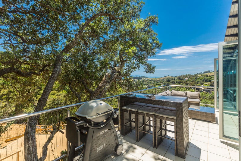 21 Cory Road, Palm Beach, Waiheke Island - Carousel 21