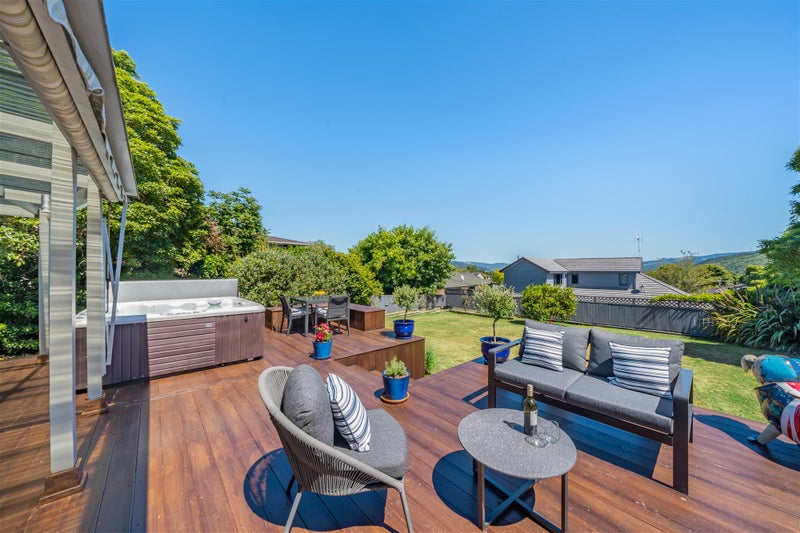 25 Roband Crescent, Brown Owl, Upper Hutt - Carousel 2