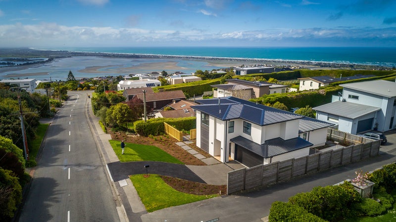 237 Mount Pleasant Road, Mount Pleasant, Christchurch - Carousel 1