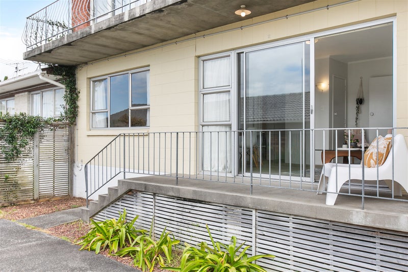 2/34 Watea Road, Sandringham, Auckland - Carousel 2