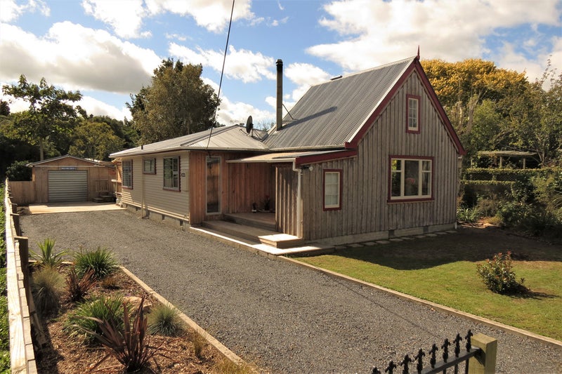 18 Waikawa Beach Road, Manakau, Levin - Carousel 1