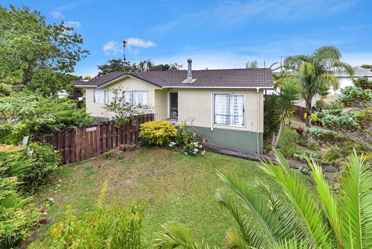 18 Limond Street, Randwick Park, Auckland - Carousel 1