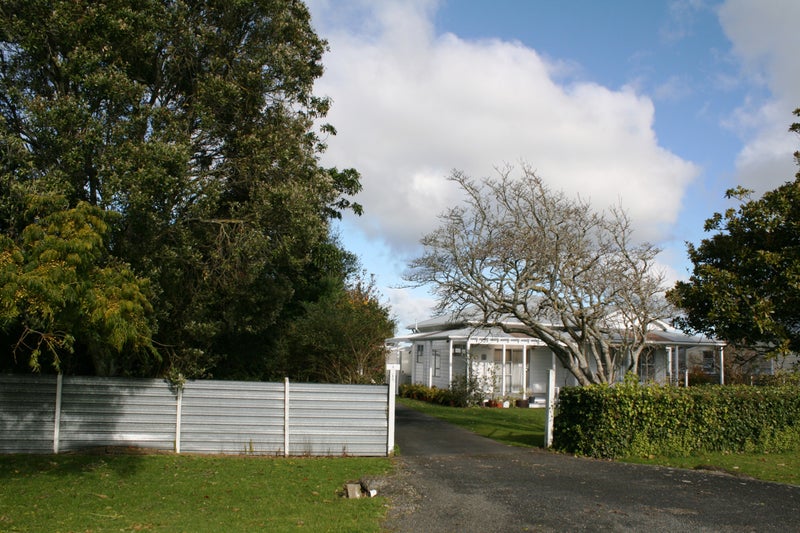 8 Budge Street, Fordell, Whanganui - Carousel 24