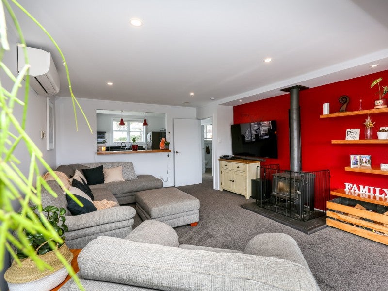 115 Glenpark Avenue, Frankleigh Park, New Plymouth - Carousel 2