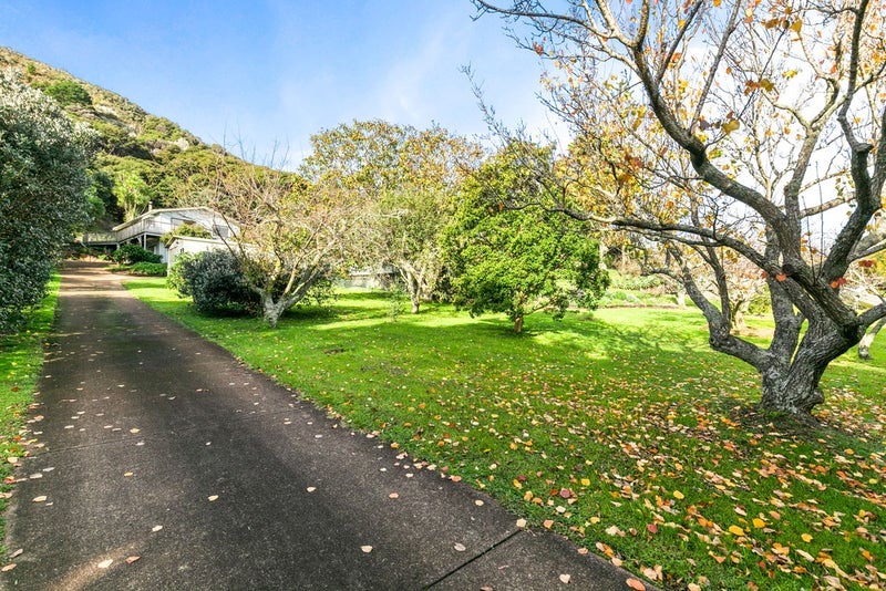 5 Erua Road, Ostend, Waiheke Island - Carousel 21