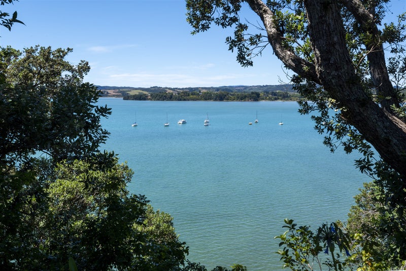 155 Pah Road, Cockle Bay, Auckland - Carousel 1