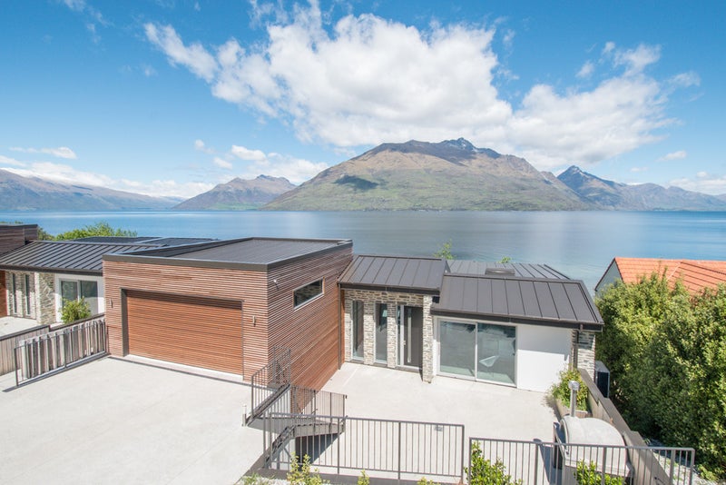 84 Cedar Drive, Kelvin Heights, Queenstown - Carousel 2