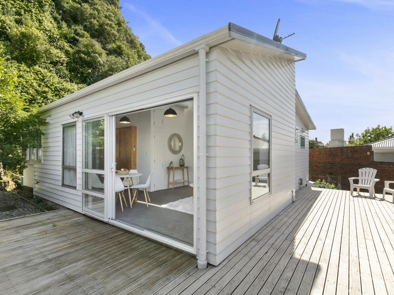 8A Wellington Road, Hataitai, Wellington - Carousel 1