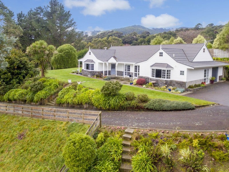 115 Katherine Mansfield Drive, Whitemans Valley, Upper Hutt - Carousel 1