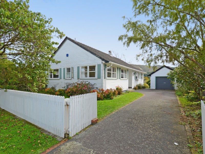 26 Courtenay Road, Heretaunga, Upper Hutt - Carousel 1