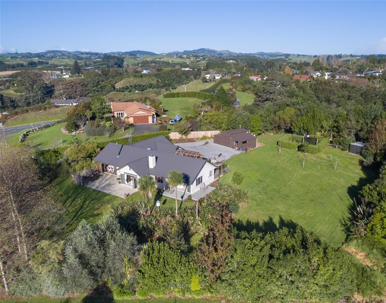 5 Phillips Drive, Tauranga - Carousel 1