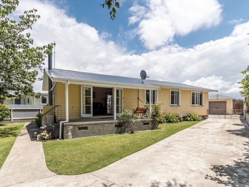 11 Moore Avenue, Maraenui, Napier - Carousel 1
