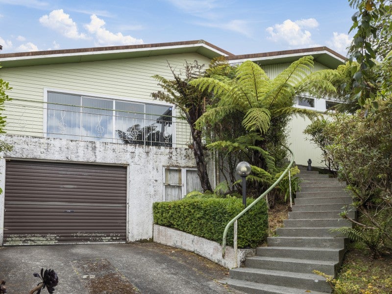 10 Bedford Grove, Kelson, Lower Hutt - Carousel 1