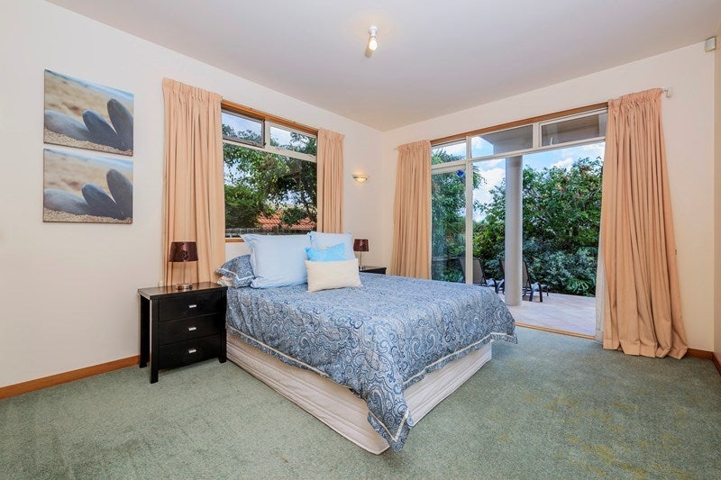 2/82 Park Rise, Campbells Bay, Auckland - Carousel 1