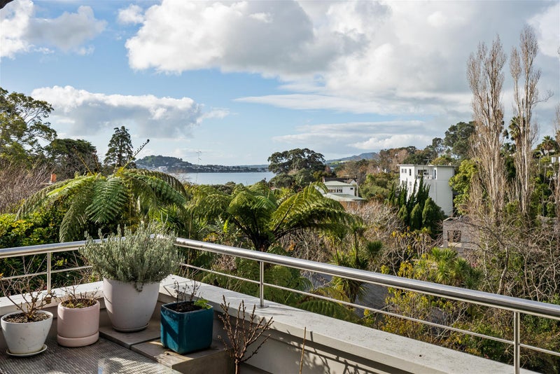4-Jan/0 Taurarua Terrace, Parnell, Auckland - Carousel 2