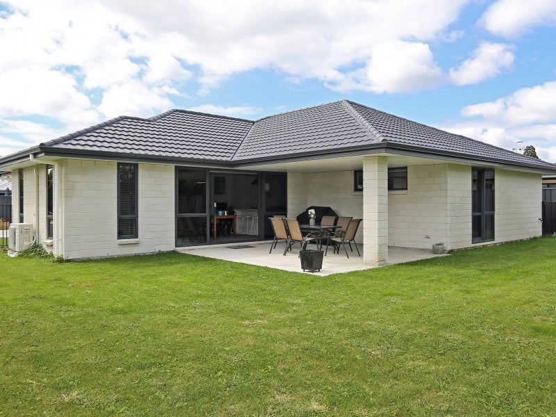 550 Lyndhurst Road, Frimley, Hastings - Carousel 1