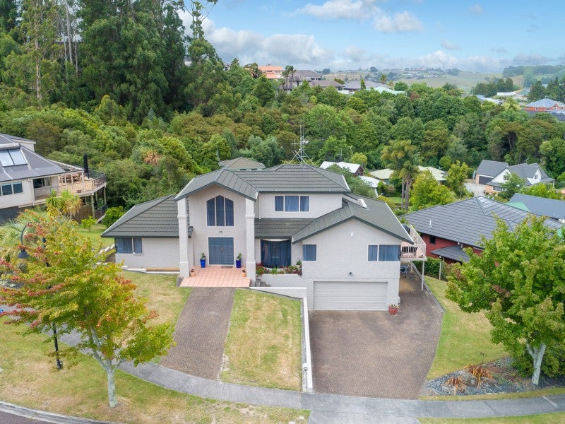 17 Greenfield Drive, Western Heights, Hamilton - Carousel 1