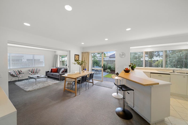 2/17 Headcorn Place, Botany Downs, Auckland - Carousel 2