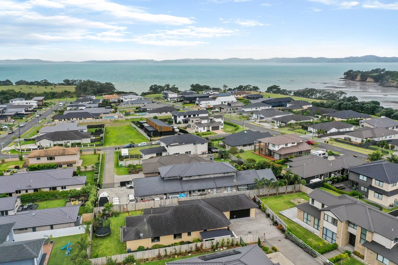 78 Liberty Crescent, Beachlands, Auckland - Carousel 1