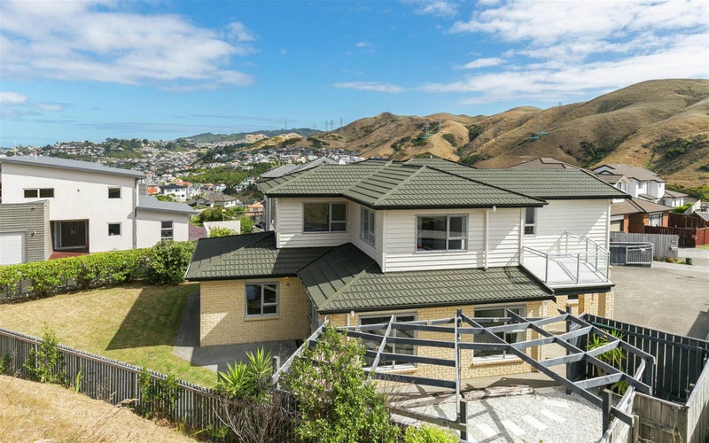 11 Didsbury Grove, Churton Park, Wellington - Carousel 2