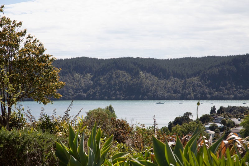 12 Governors Heights, Whangamatā - Carousel 2