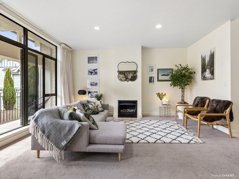 8/28 Hobson Street, Thorndon, Wellington - Carousel 2