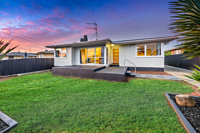 37 Clayton Avenue, Otara, Auckland - Carousel 1