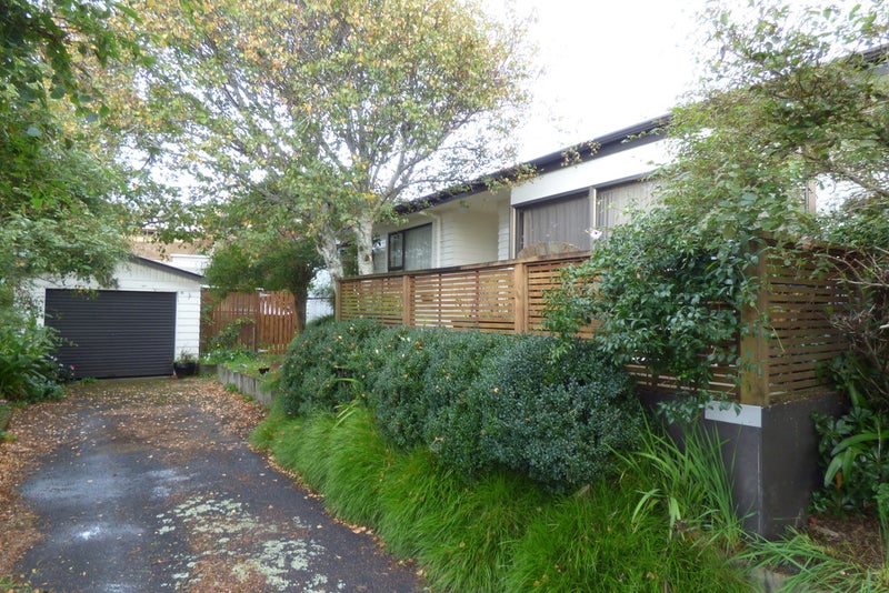 36 Rosendale Avenue, Spotswood, New Plymouth - Carousel 1